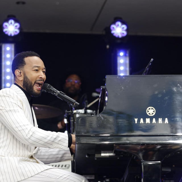 <p>John Legend&nbsp;</p>