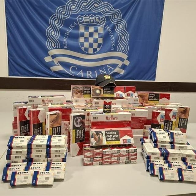 <p>U kamperu prevozili cigarete i tablete za potenciju</p>