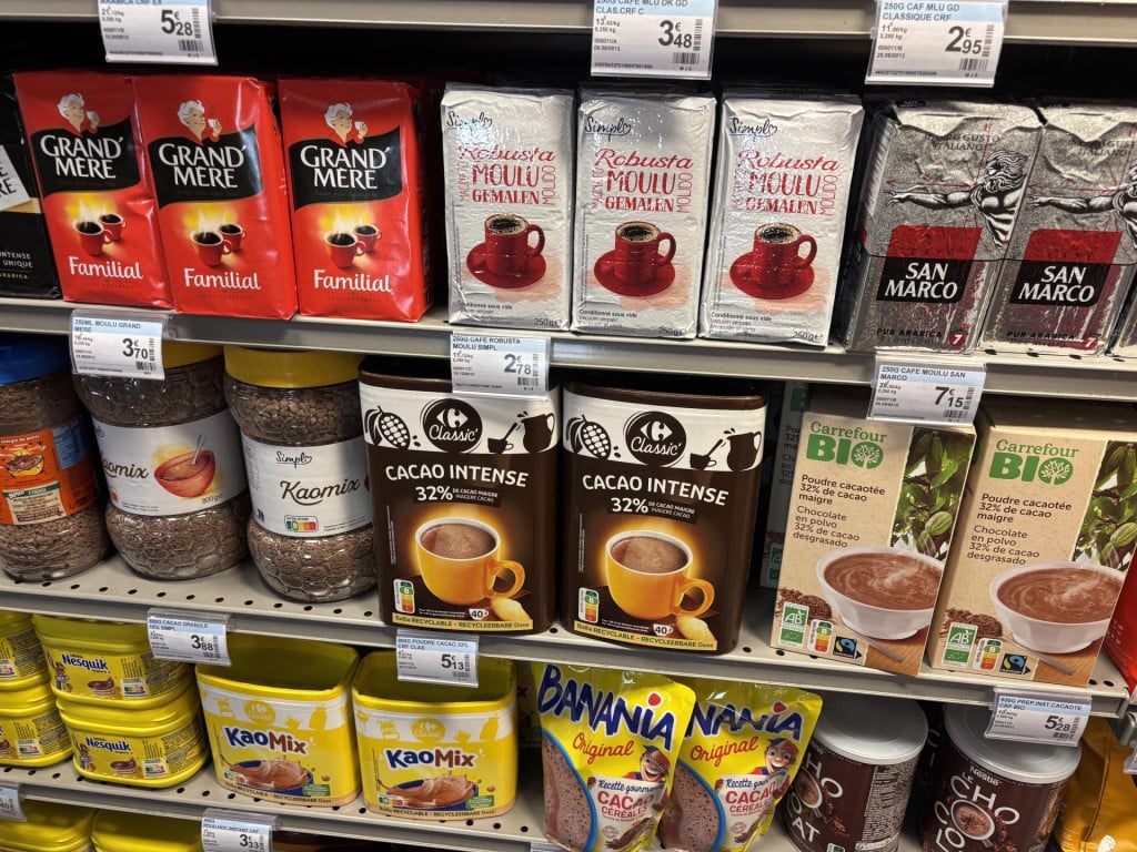 <p>a a</p>