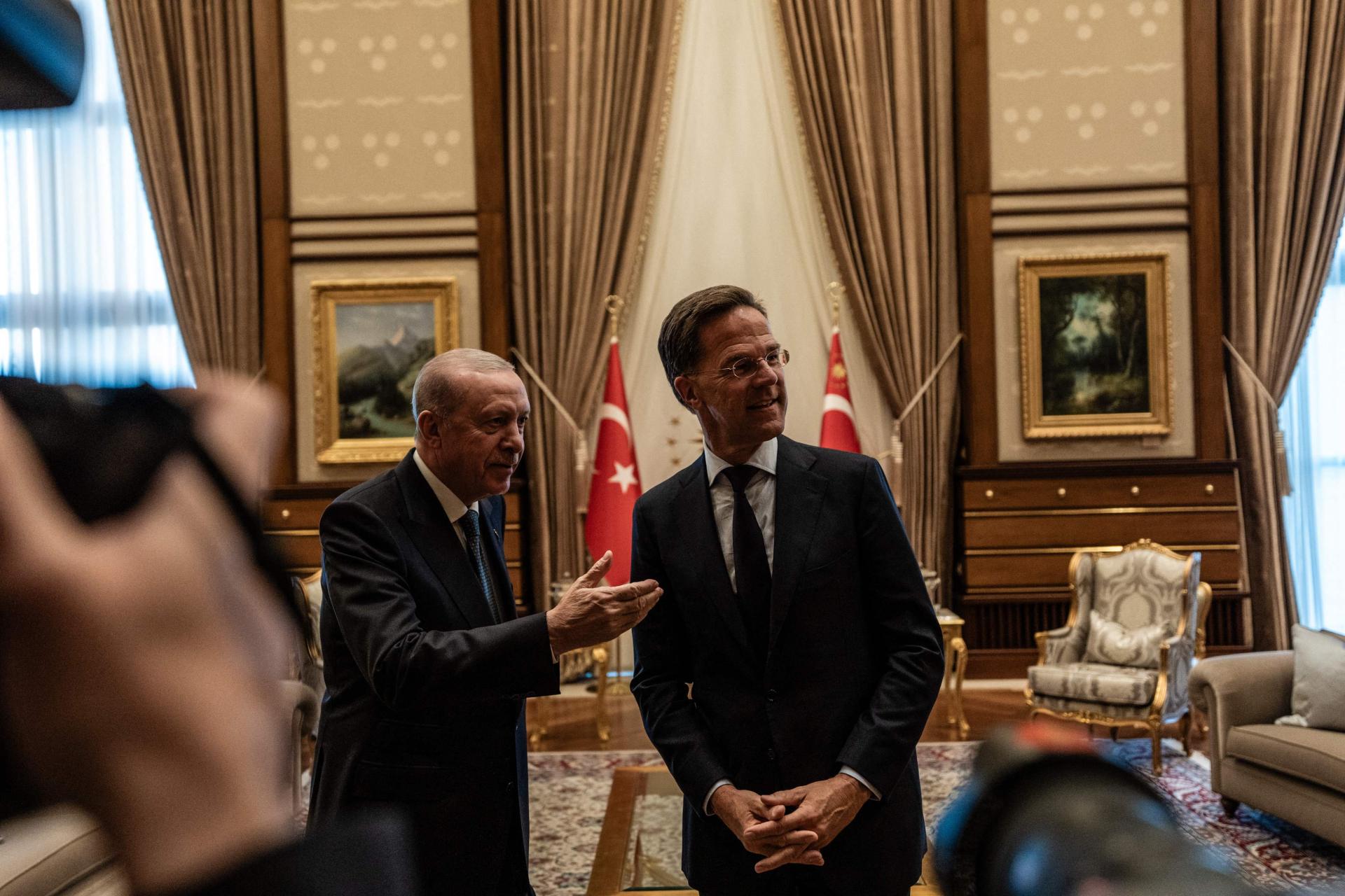 GOJKO DRLJAČA: NATO tragedija - na terenu nedodirljivog diktatora moraju se ulizivati moćnom autokratu. Može li jadnije?