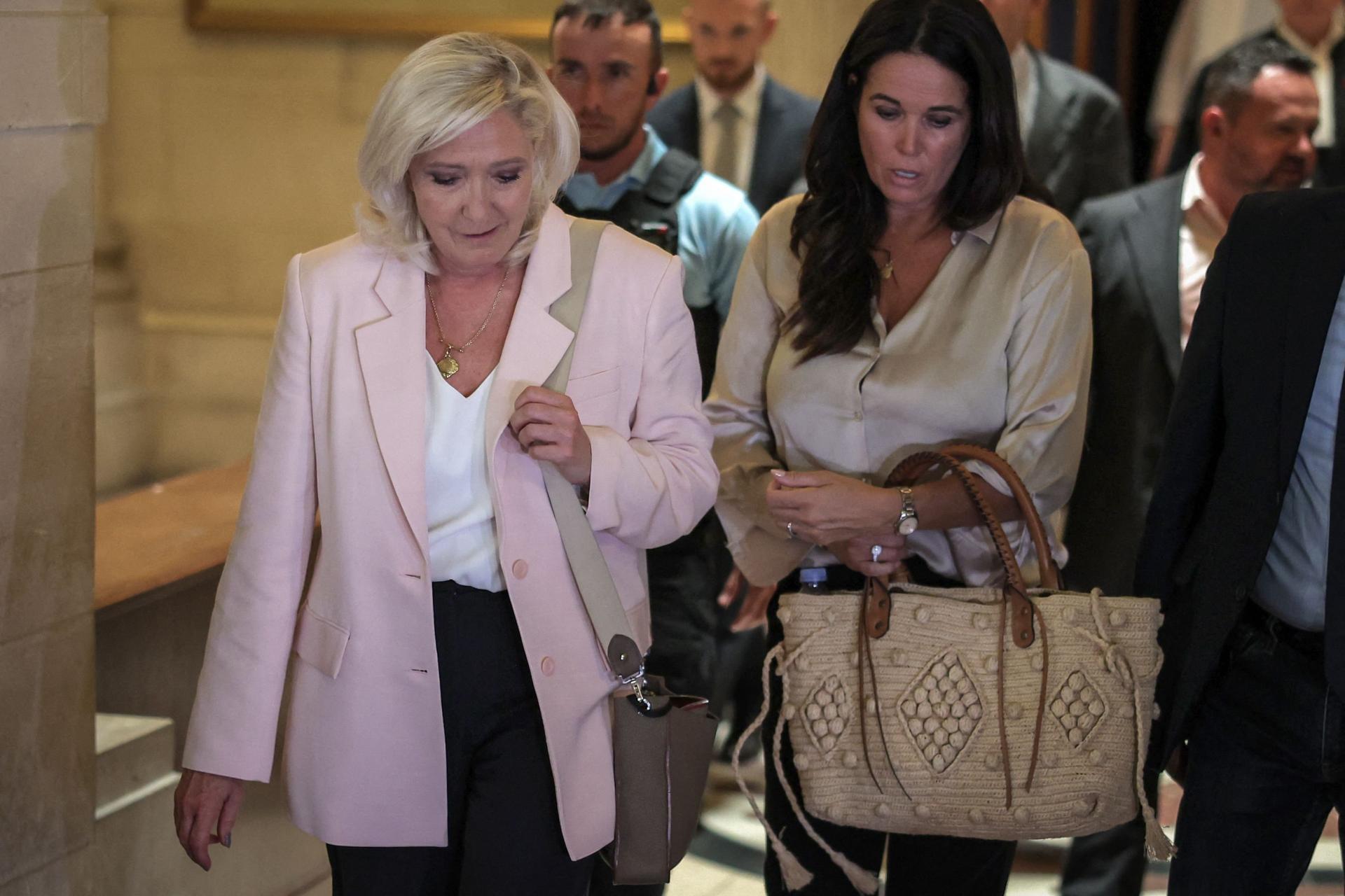 Marine Le Pen osuđena na zatvor, nosit će elektroničku narukvicu! Evo što to znači za njezinu sudbinu