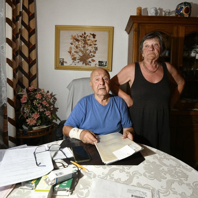 <p>Ivo i Zorka Marić s Novog Bokanjca od srijede kreću u &scaron;trajk glađu ispred zgrade zadarske gradske uprave zbog laveža susjedovog psa koji im tri godine ne da spavati<br>
&nbsp;</p>