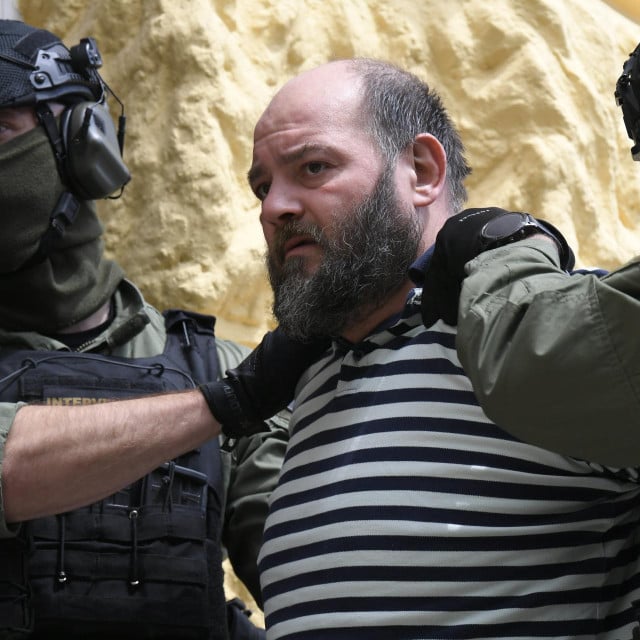 <p>Kristijana Aleksića, osumnjičenog za ubojstvo Luke Milovca odvode iz policije u Državno odvjetni&scaron;tvo na saslu&scaron;anje</p>