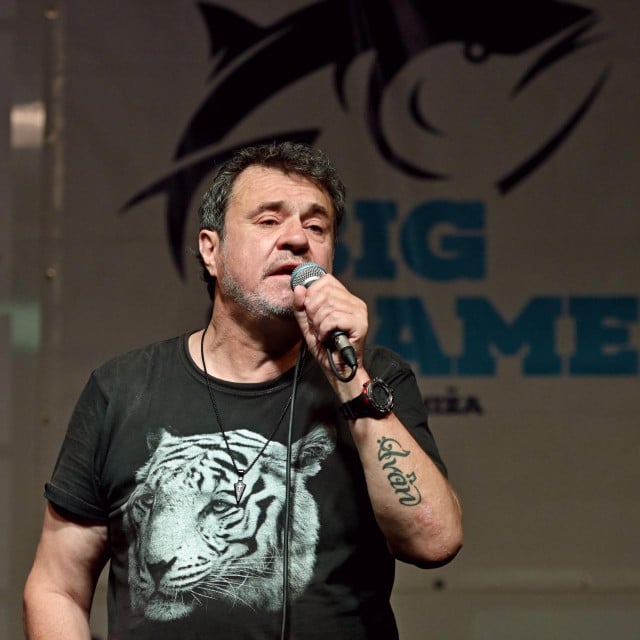 <p>Alen Vitasović<br>
<br>
<br>
<br>
&nbsp;</p>