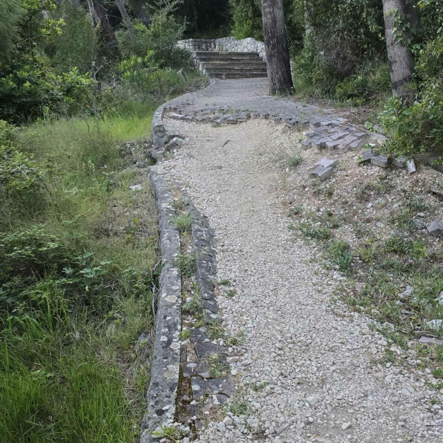 <p>Od sutra počinje sanacija Beterine</p>