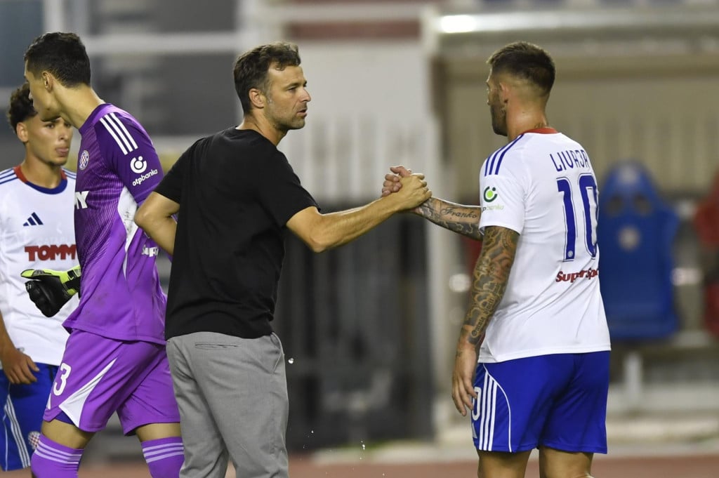 <p>Trener Hajduka Gonzalo Manuel Garcia i Marko Livaja</p>