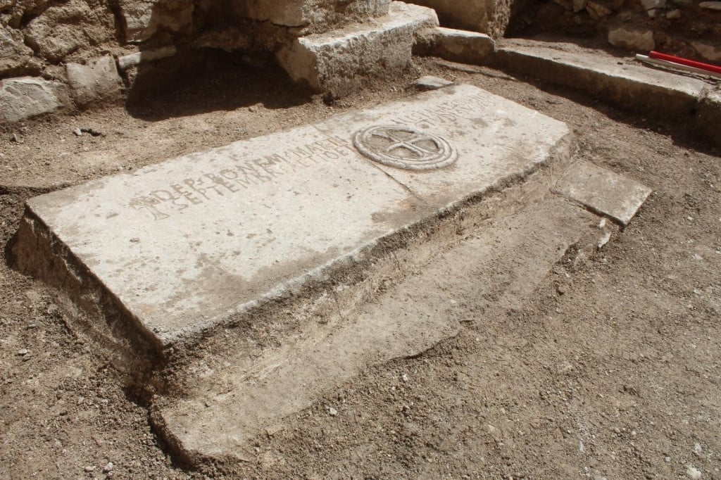 <p>Ploča palatina Marcijala iz 454. godine pronađena je u Hrvojevoj ulici</p>
