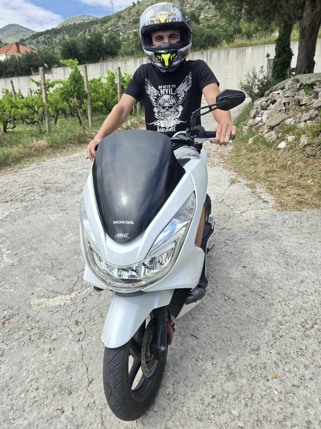 <p>Mladiću iz grada vraćena kaciga</p>