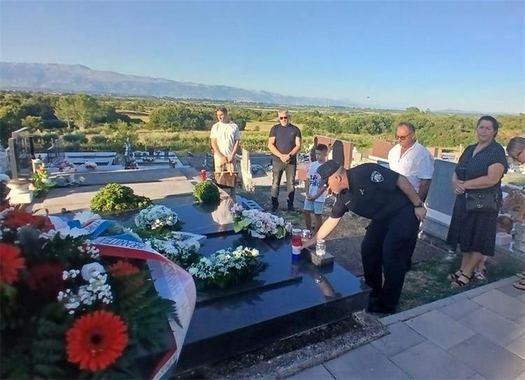 Zadarska policija odala počast poginulom hrvatskom redarstveniku Ivici Jurici