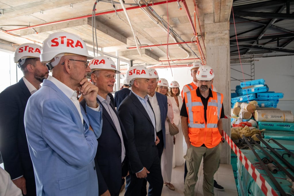 <p>Predsjednik Hrvatskog Sabora Goran Jandroković u obilasku nove O&Scaron; Cavtat</p>