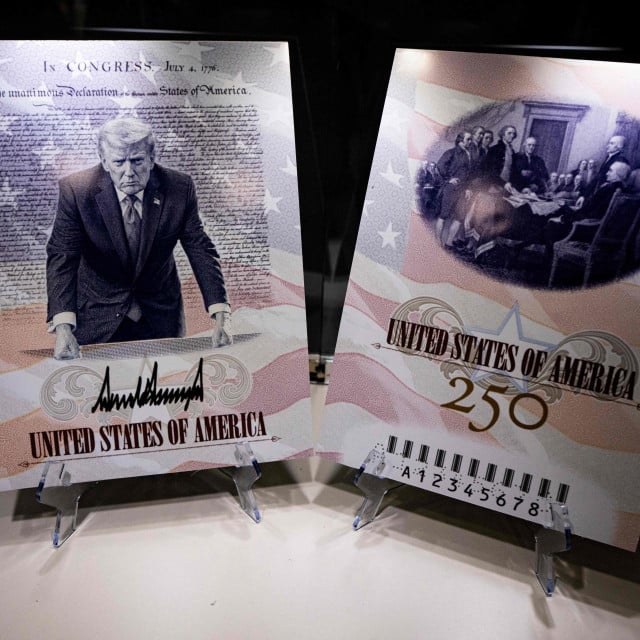 <p>Trump na posebnom izdanju američkih putovnica</p>

<p>&nbsp;</p>

<p>&nbsp;</p>
