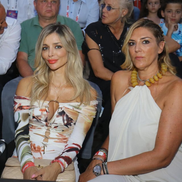 <p>Fani Stipković&nbsp;i Gorana Tabak<br>
&nbsp;</p>