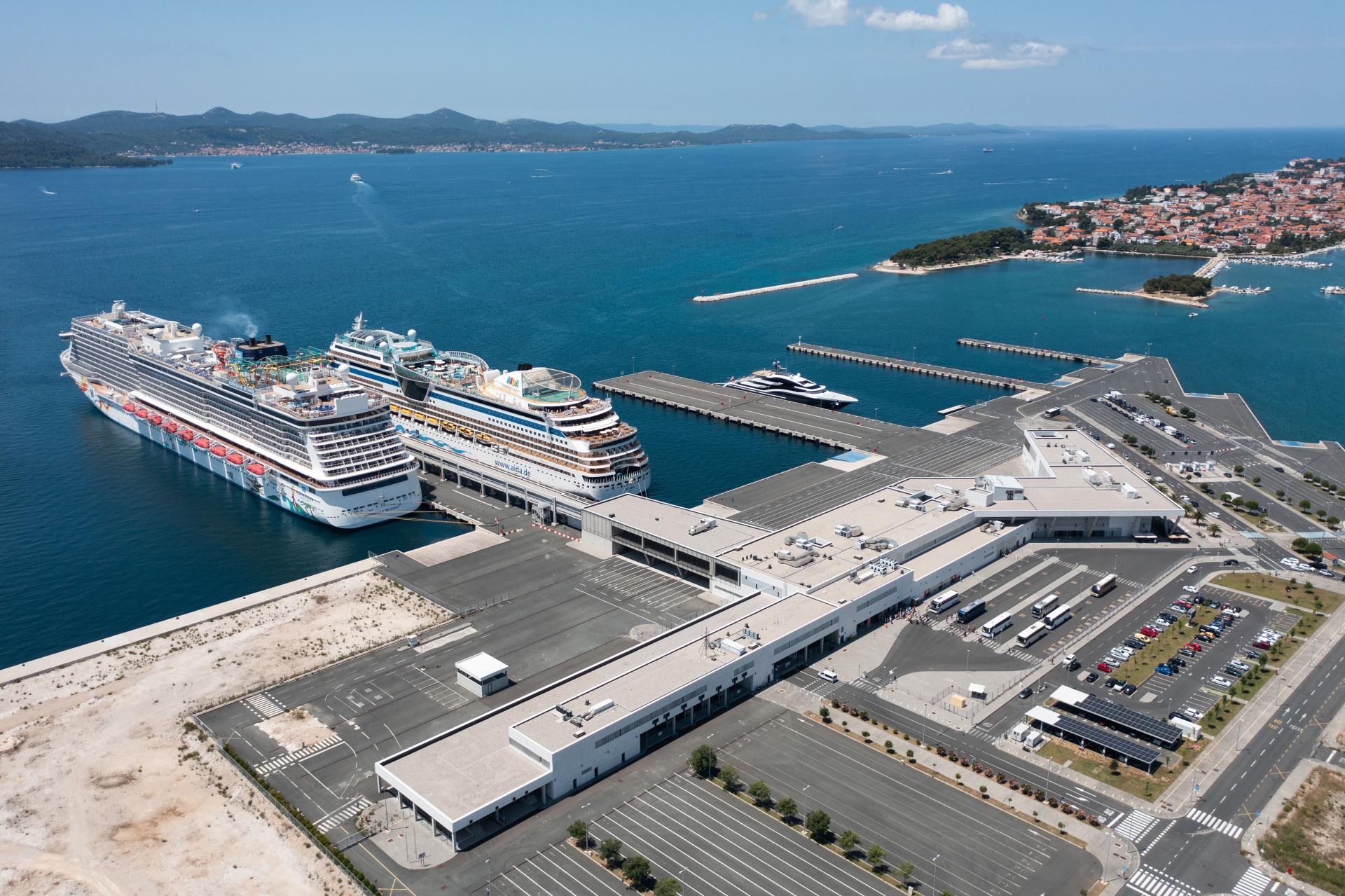 U Zadar uplovio ‘gej kruzer‘ s 2500 putnika. Nisu mu dozvolili pristajanje u Turskoj i Egiptu