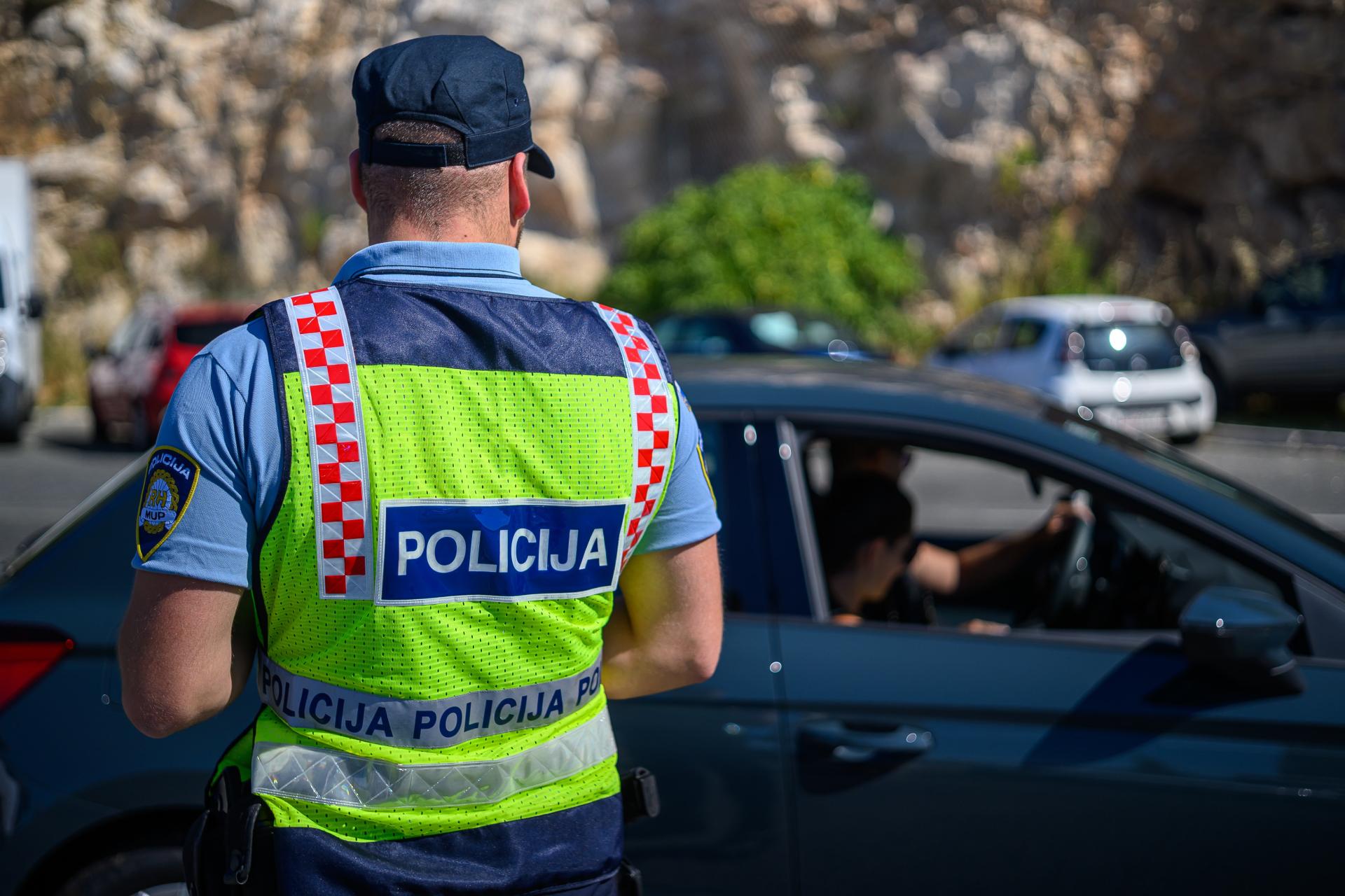 Pijan s 2,54 promila vozio bez vozačke dozvole: Sud ga poslao u zatvor