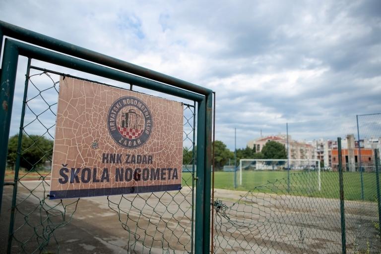 Hidro-tehnika uvedena u posao: započinje realizacija novog nogometnog igrališta na ex. Bagatu. Evo što će se graditi