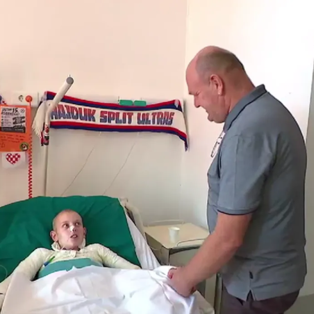 <p>Roko, tata i Hajduk u bolnici u Klaićevoj<br>
&nbsp;</p>