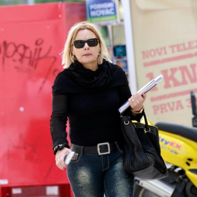 <p>Neda Livljanić, umirovljena biv&scaron;a voditeljica Odjela za turizam &Scaron;ibensko-kninske županije, ponovno se na&scaron;la pod povećalom USKOK-a u novoj antikoruptivnoj akciji&nbsp;<br>
&nbsp;</p>