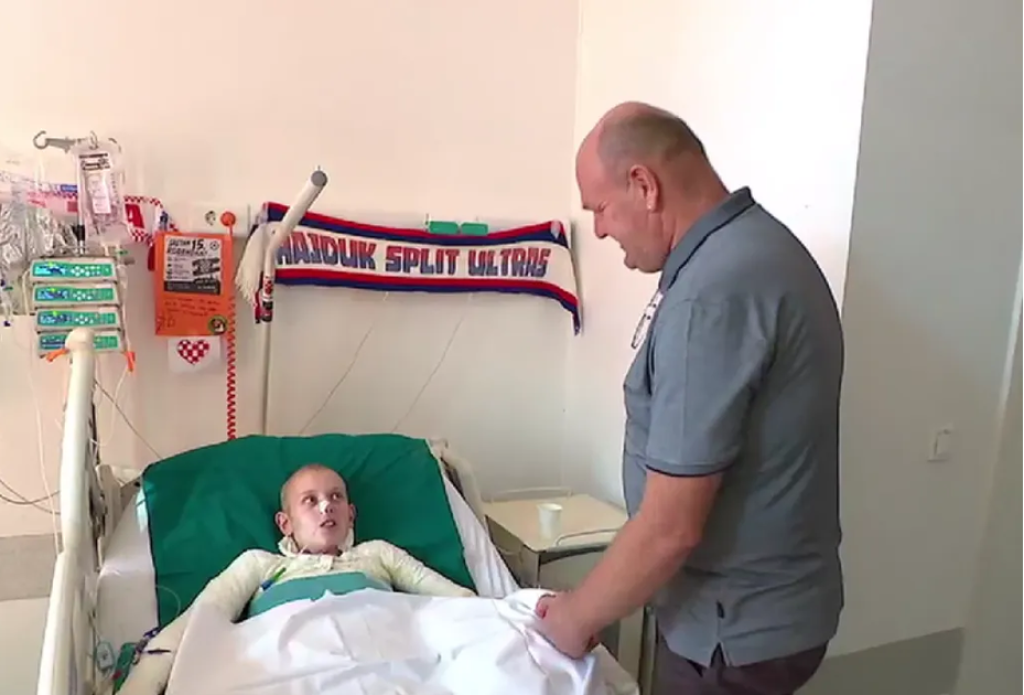 <p>Roko, tata i Hajduk u bolnici u Klaićevoj<br>
&nbsp;</p>