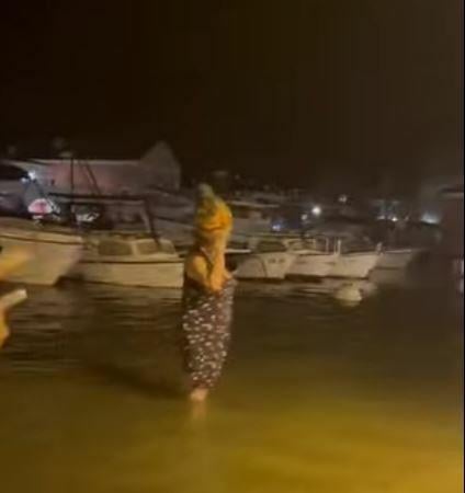 VIDEO Dalmatinski tsunami pogodio Hvar. Turisti u šoku bježali pred ljetnim ‘čudovištem‘, nasukali se brodovi...