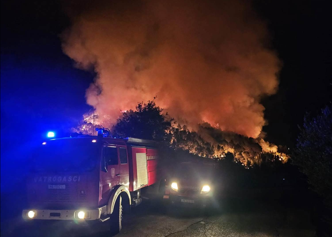 Tuga među hrabrim vatrogascima, ostali su bez ‘njega‘, oči im pune suza; a ‘on‘ nije ni čovjek ni životinja...