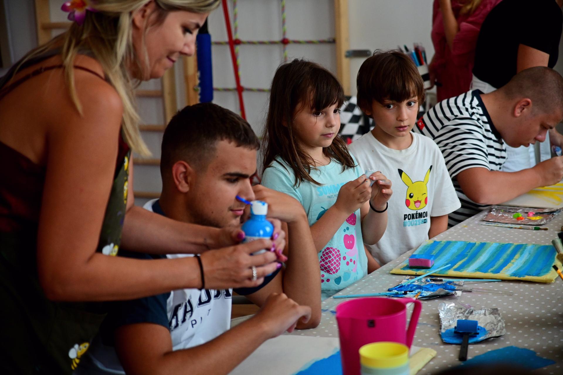 Tri mjeseca bez sustavne pomoći; roditelji djece s autizmom u Splitu ponovno sve organiziraju sami