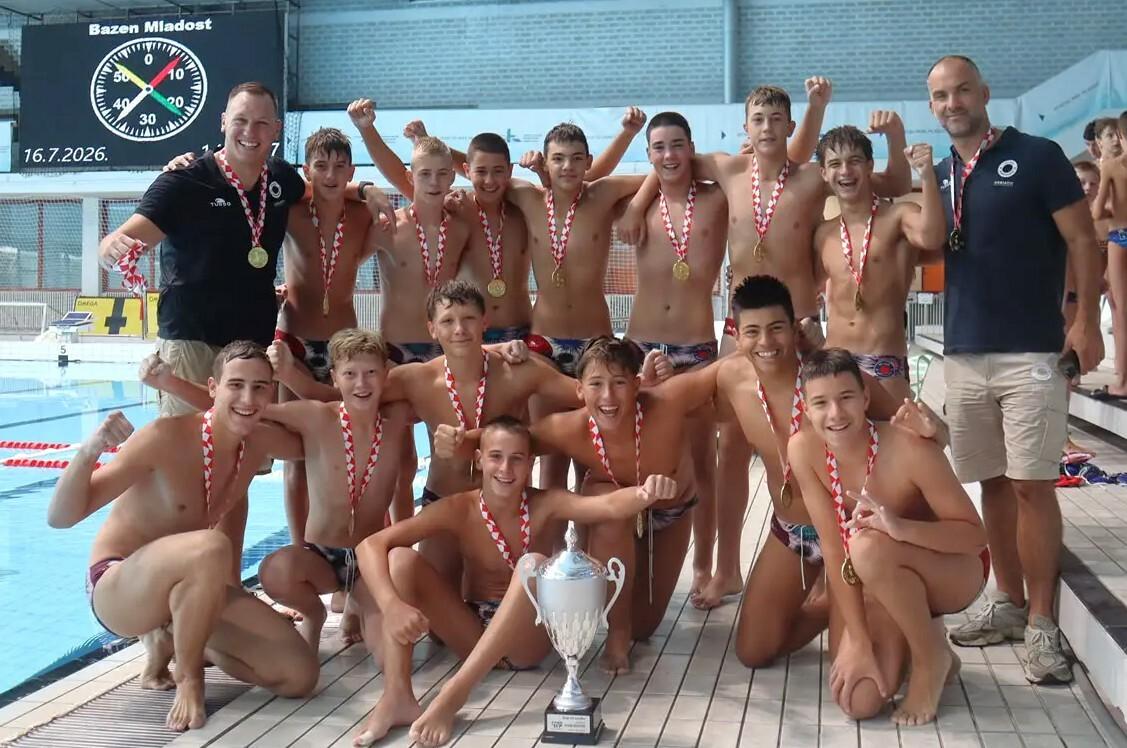 Drama u Zagrebu: Mladi Jugaši nakon ruleta peteraca podignuli pobjednički pokal!