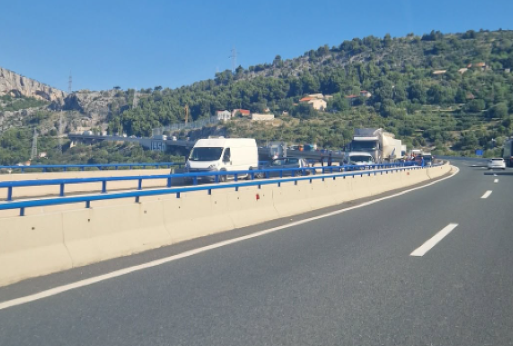 <p>Nesreća na cesti do Dugopolja</p>