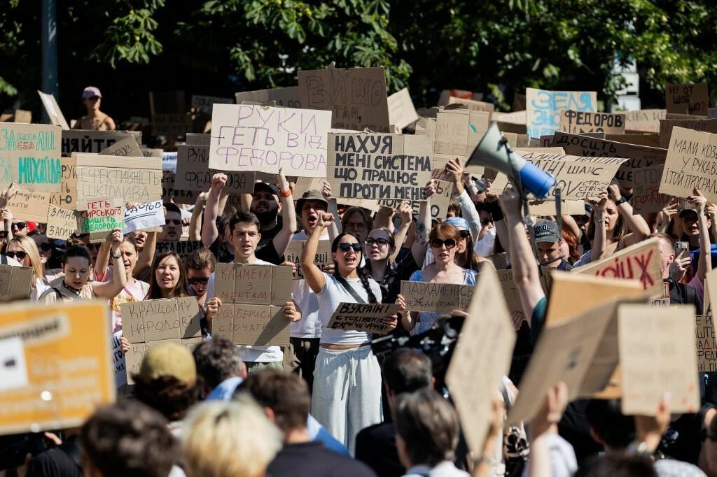 <p>Masovni protest protiv odluke Zelenskog o smjeni&nbsp;ministra obrane Mihajla Fedorova</p>