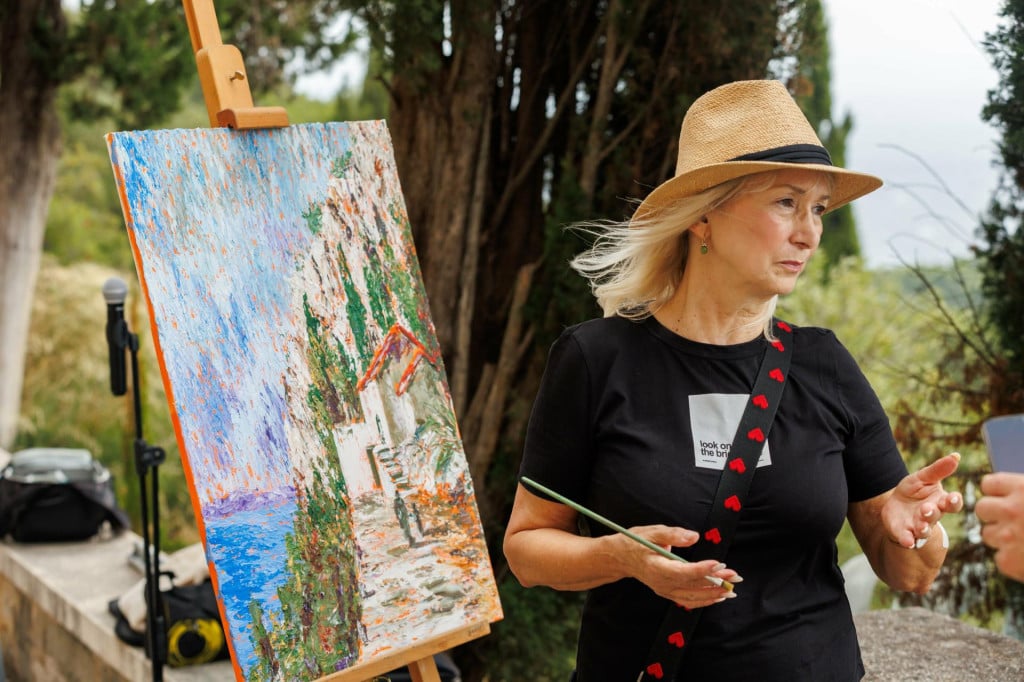 <p>Lili Gluić:&nbsp;Slikala sam ta Selca, kamene ulice, kuće, dvore. Ni&scaron;ta nije moje, a opet sve jest&nbsp;</p>