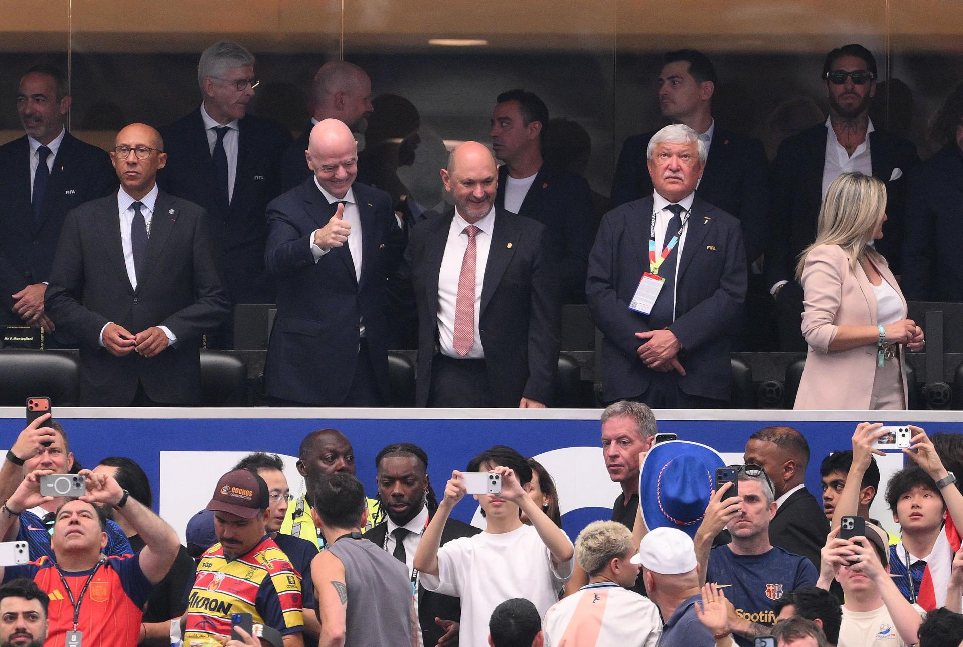 FIFA se ipak malo urazumila, poluvrijeme finalne utakmice neće pretvoriti u cirkus: show će svesti u okvire propise