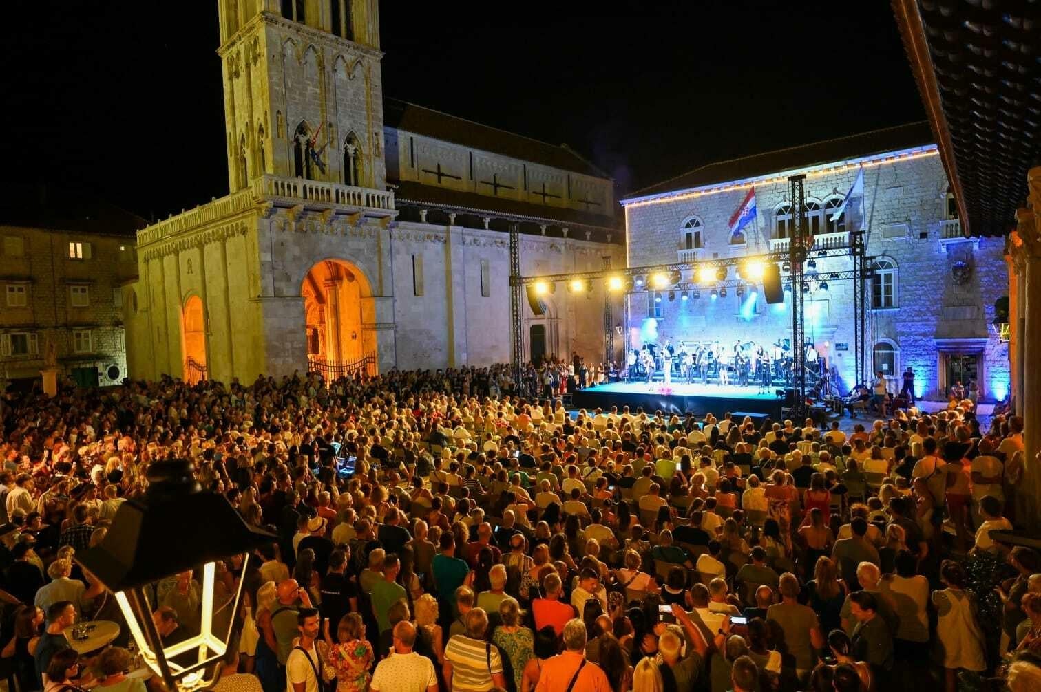 Trogirsko kulturno ljeto u punom zamahu: Nakon odličnog početka slijedi mjesec vrhunskih događanja