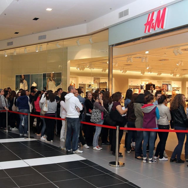 <p>Nekoć smo hrlili u H&amp;M</p>