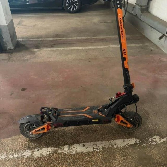 <p>Oduzetii električni romobil u Zagrebu</p>