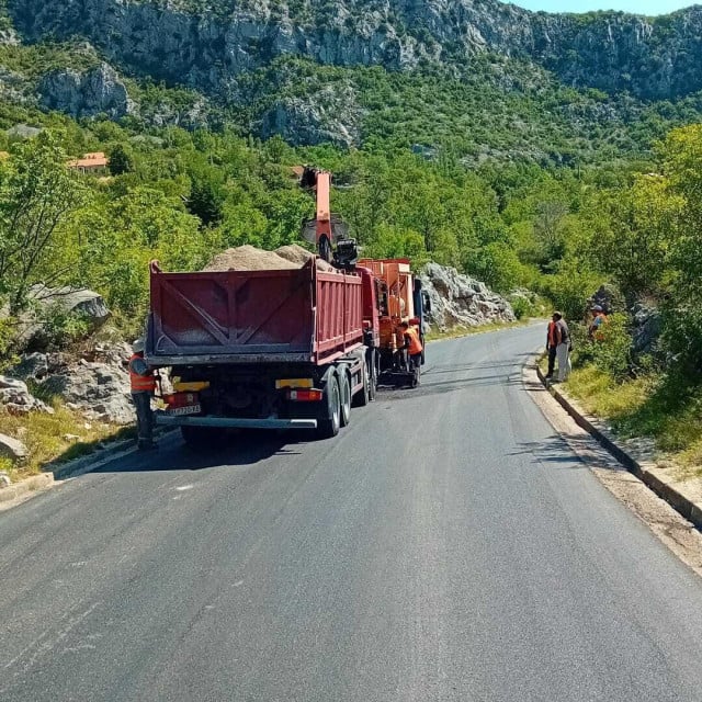 <p>&lsquo;Kočija&scaron;ka cesta&lsquo; dobila je novi asfalt</p>