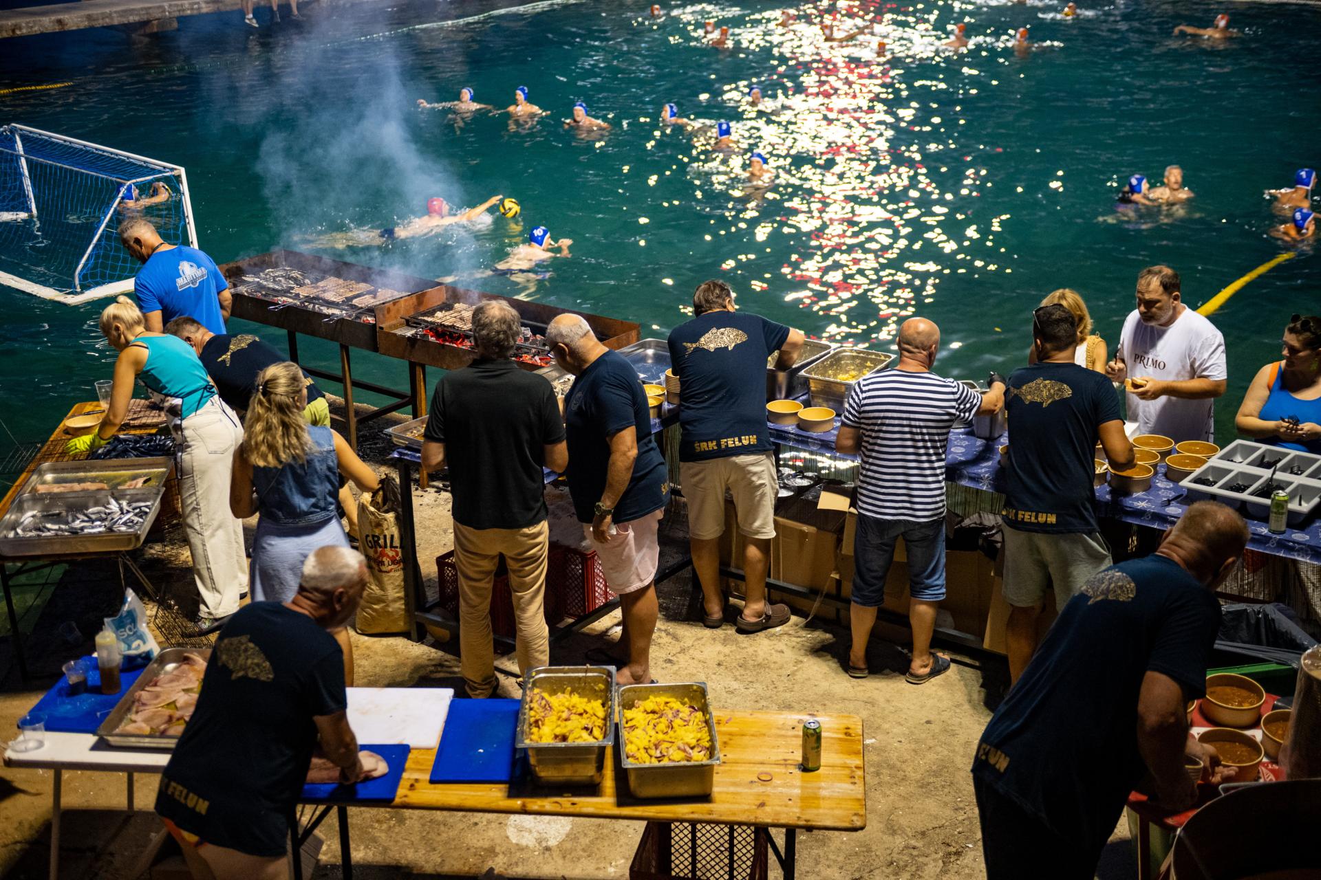 Ribarska večer u Mlinima puna smijeha, zabave i ribljih delicija