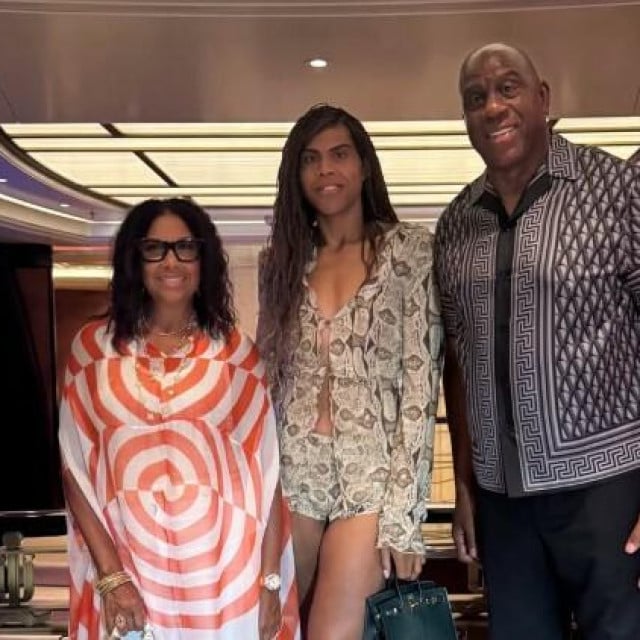 <p>Magic Johnson sa suprugom i sinom na krstarenju Jadranom</p>