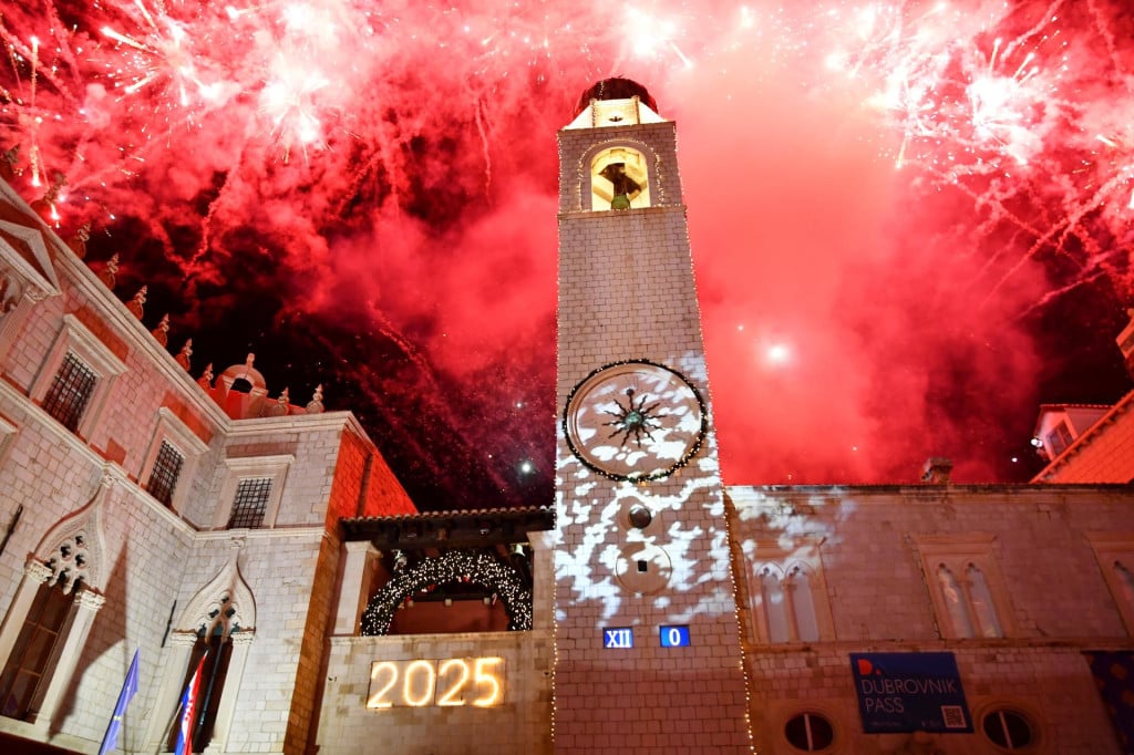<p><br>
Docek Nove 2025. godine na Stradunu&nbsp;</p>