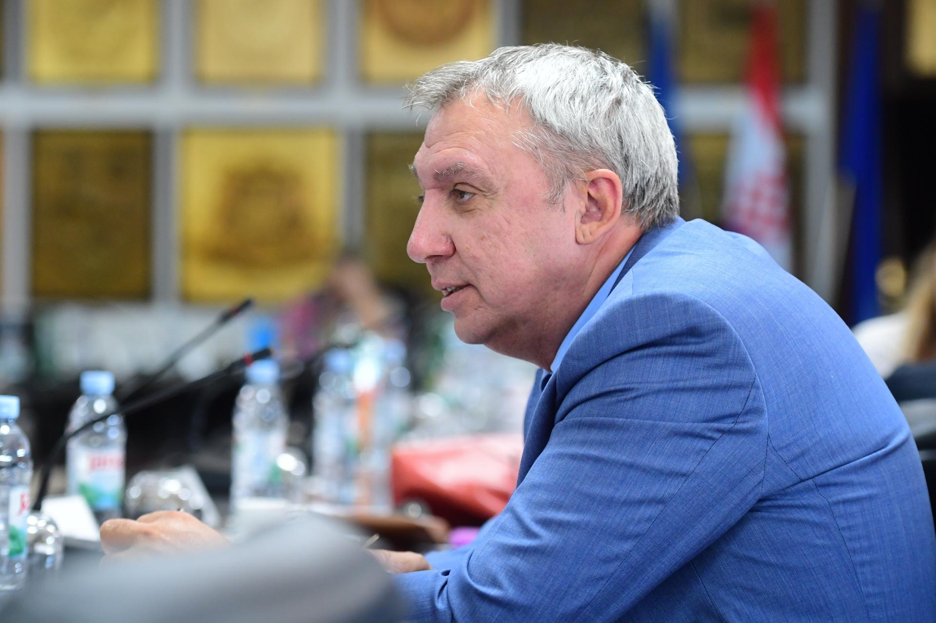 Kakva ironija! Vraća se Kerumov čovjek, a odmah rasprava o – pomorskom dobru... Žrtve nasilja još čekaju