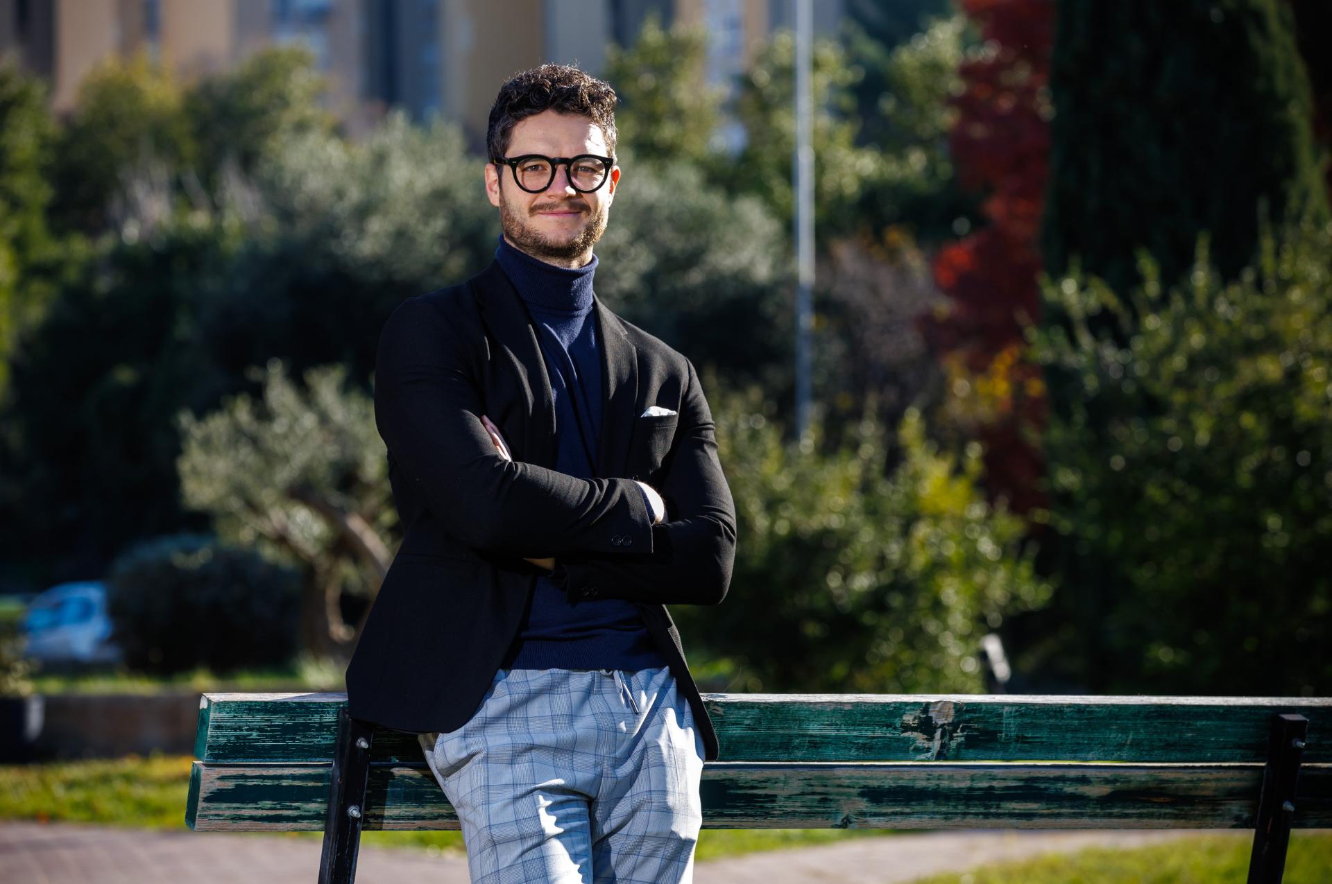 Splitski fizičar Toni Šćulac objavio fotografije iz Pariza s djevojkom i pokazao kako danas izgleda njegov život
