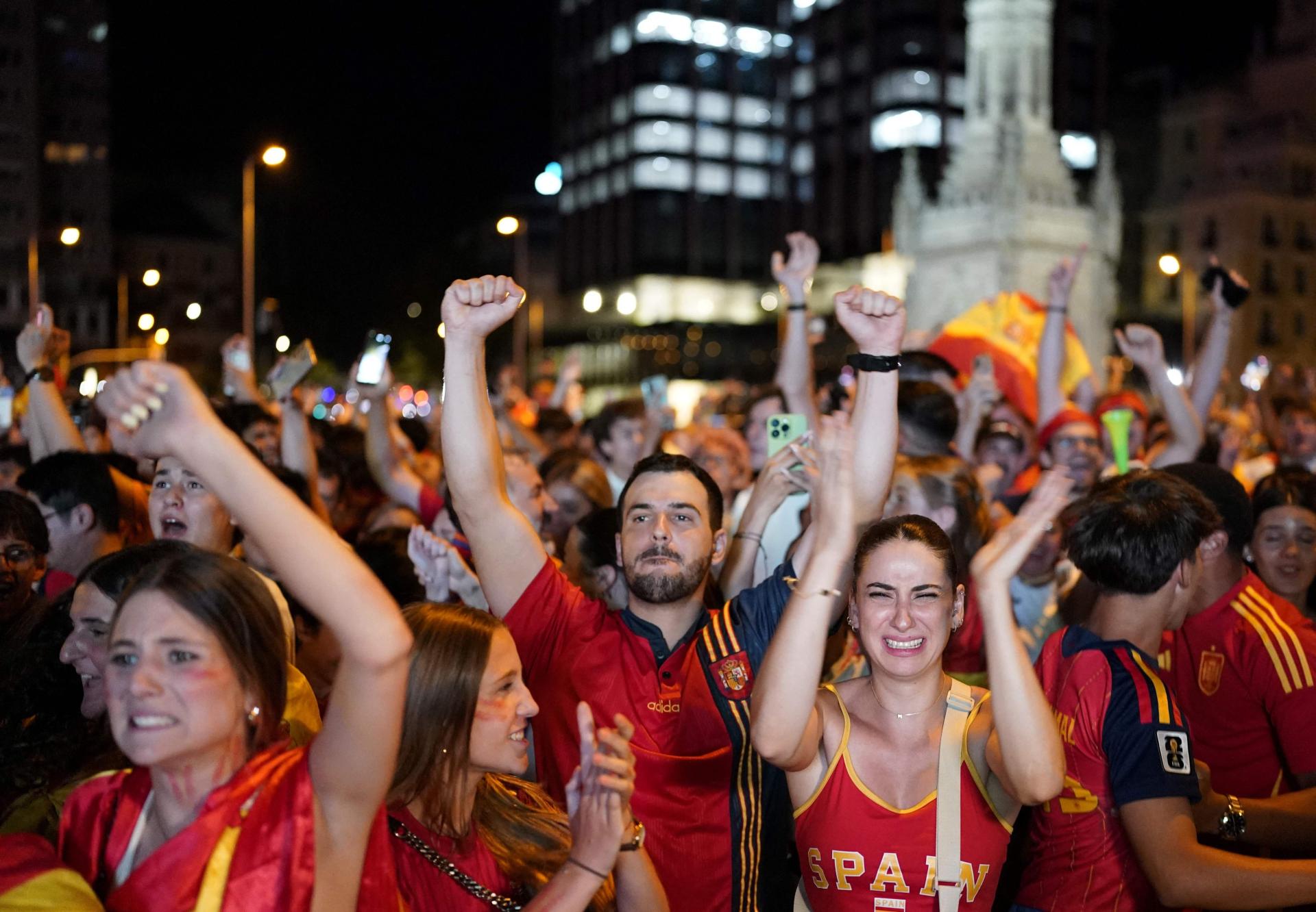 FOTOGALERIJA Od Madrida do Barcelone, Španjolska je slavila dugo u noć, pogledajte