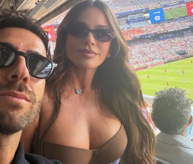 FOTO Bujnu Sofiju je bilo nemoguće sinoć gledati u oči! Top koji je izabrala za finale SP-a u nogometu jedva je izdržao