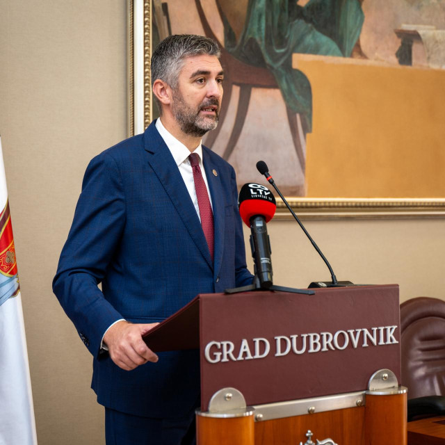 <p>Gradonačelnik Mato Franković</p>