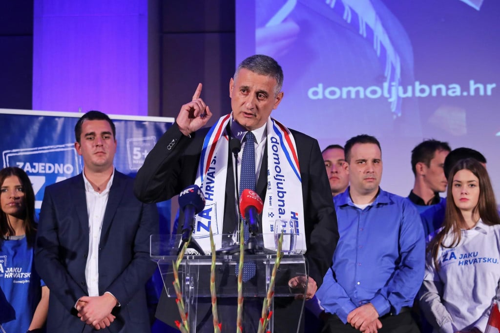<p>Ideolo&scaron;ki sve &scaron;to smo kod Tomislava Karamarka mogli primijetiti je skretanje prema krajnjoj desnici, to se barem u ovom zadnjem sastavu Vlade događa možda intenzivnije nego &scaron;to je Karamarko to uspijevao napraviti, kaže Ivan Rimac</p>