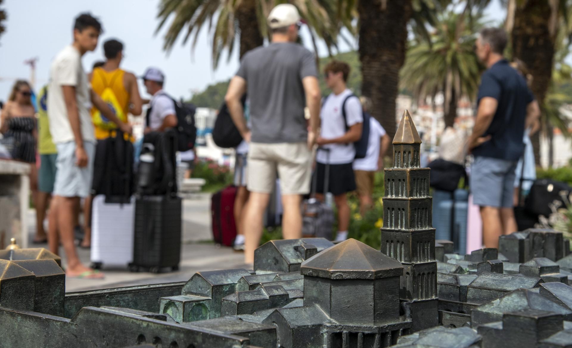 Sustav puca po šavovima u jeku sezone: Splićani tražili spas za zdravstvo, a iz Zagreba dobili hladan tuš...