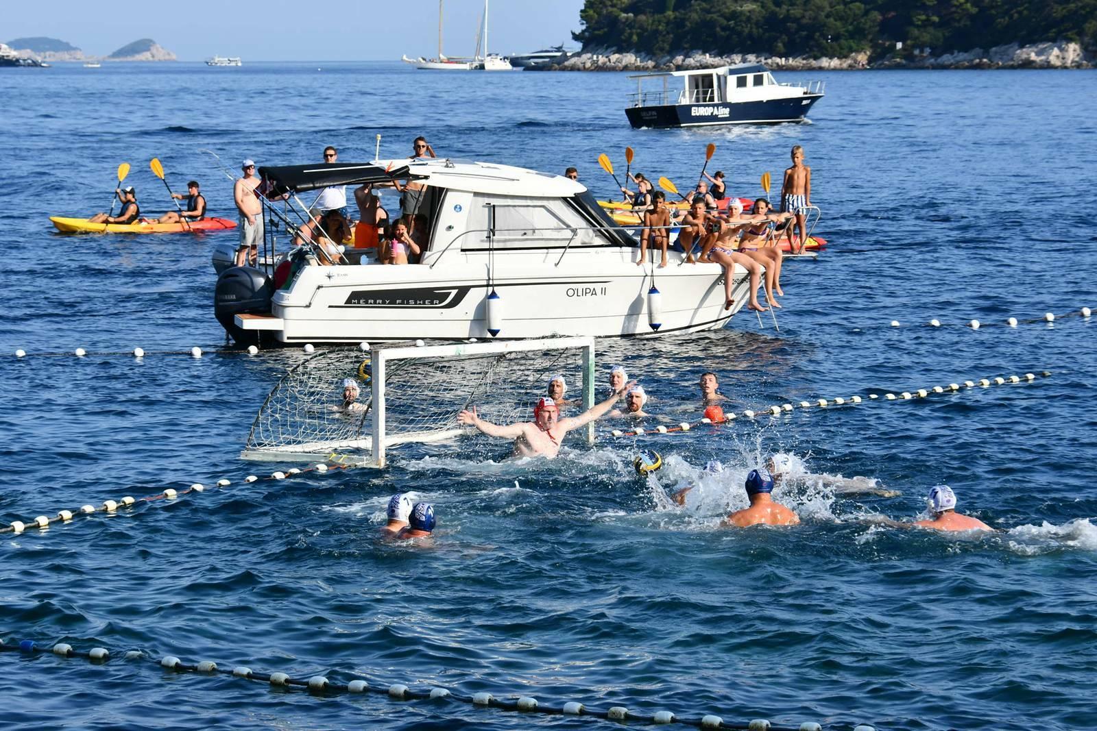 Trileri, debitanti i legende: Drama na peterce, raspucani rukometaš, Kobešćak sa zviždaljkom, a pod morem kamera
