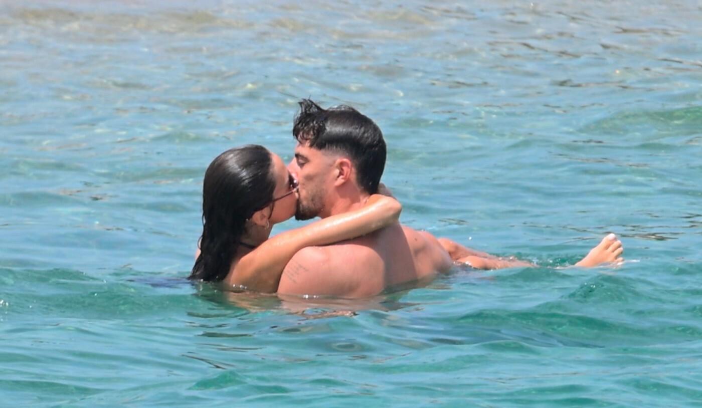 FOTO Strastvene scene u moru: jedan od najplaćenijih nogometaša svijeta gušta svim čulima nakon bolnog završetka SP-a