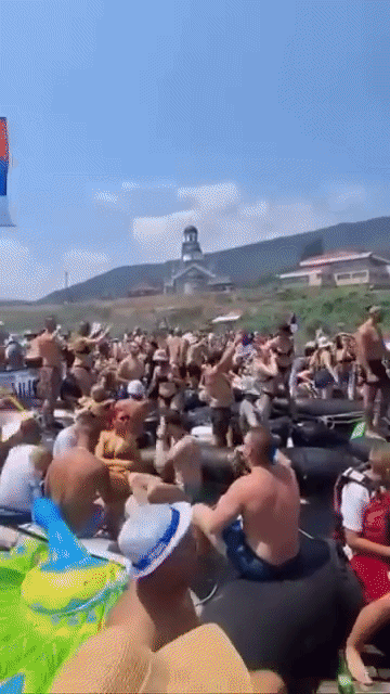 VIDEO Skandalozni snimci sa Drine razbjesnili Bošnjake: regata pretvorena u pozornicu za veličanje zločinaca