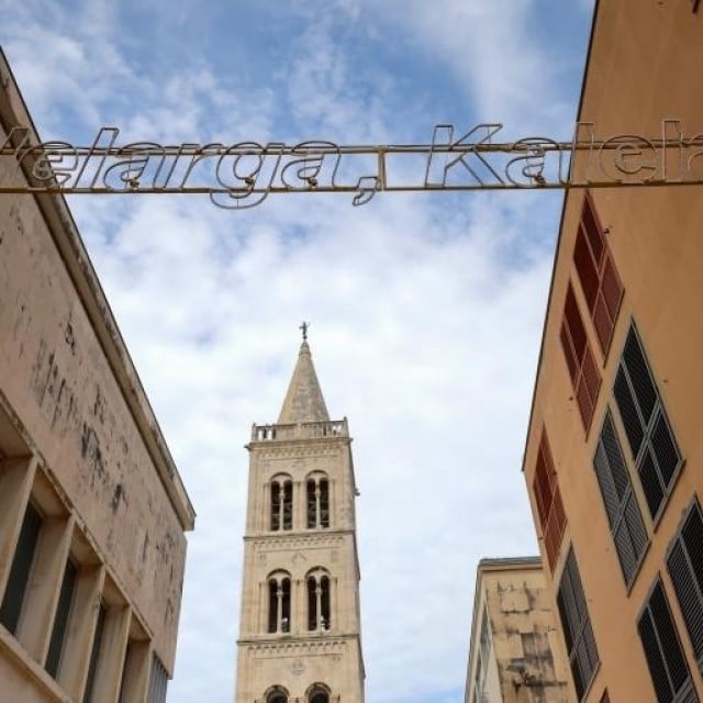 <p>Stihovi pjesme Kalelarga iznad &Scaron;iroke ulice</p>