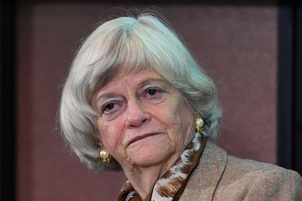 <p>Biv&scaron;a britanska ministrica&nbsp;Ann Widdecombe udarena je 21 put&nbsp;čekićem po glavi tijekom napada u svome domu</p>