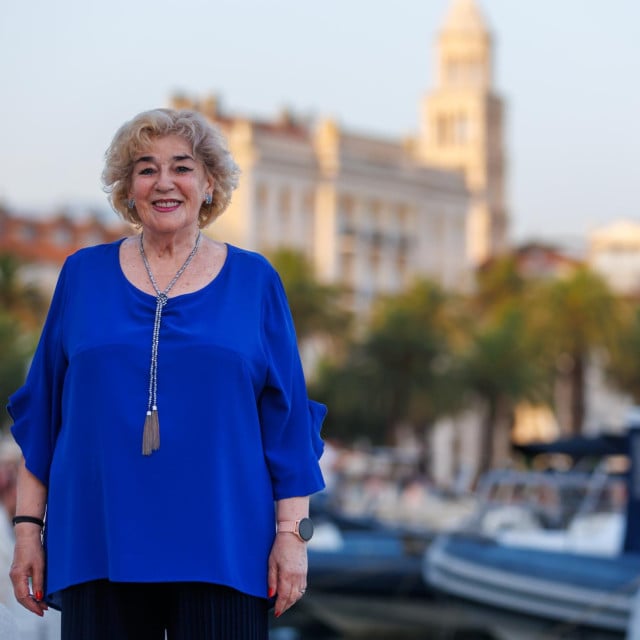 <p>Helena Papić: &rdquo;Mogu uvik napisat lipu ljubavnu pismu jer to iman u sebi, a pro&scaron;la san faze i sriće, i tuge, veselja i napu&scaron;tanja. Sve je to sol života&rdquo;</p>